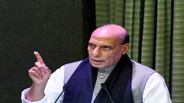 राजनाथ सिंह का पाकिस्तान को कड़ा संदेश: “सर क्रीक में दुस्साहस किया तो बदल जाएगा इतिहास और भूगोल”
