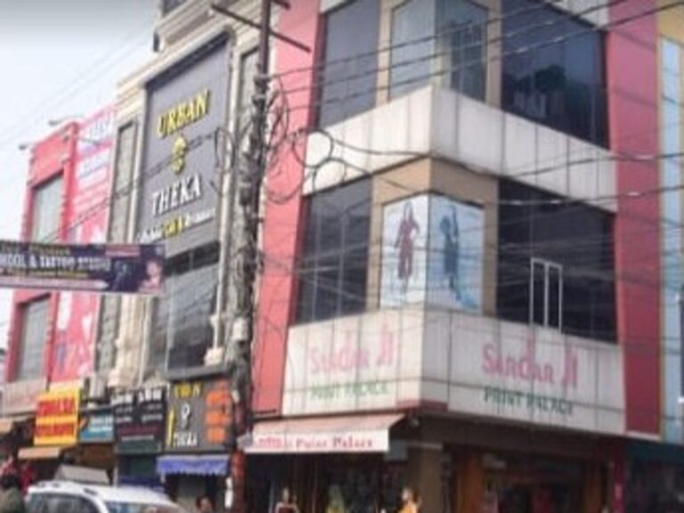 सेंट्रल मार्केट केस में 45 अफसर और 21 व्यापारी पर मुकदमा, सुप्रीम कोर्ट के आदेश की अवहेलना पर कार्रवाई