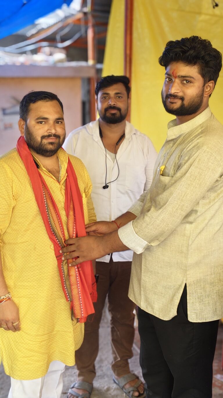 मां तरकुलहा देवी मंदिर में भव्य प्रसाद वितरण सम्पन्न