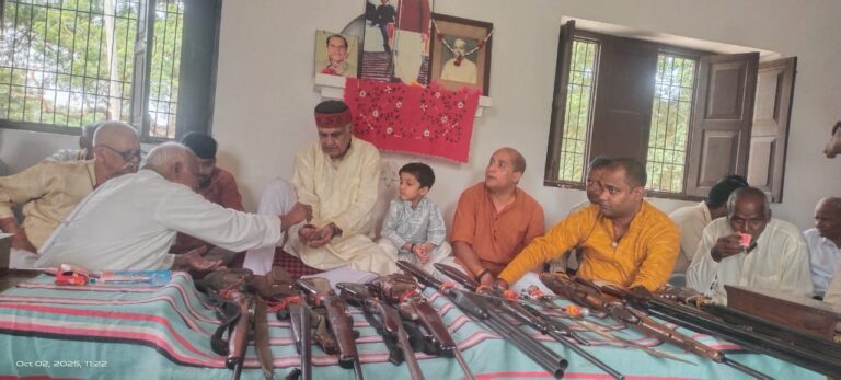 पूर्व सांसद सुरेंद्र विक्रम सिंह के आवास पर आयोजित हुआ भव्य शस्त्र पूजन समारोह