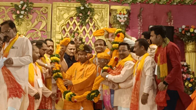 भगवान राम लक्ष्मण सीता भरत शत्रुघ्न और हनुमान की सीएम ने आरती उतारी