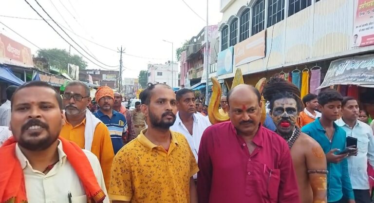 नगर में शरद पूर्णिमा और गुरुपूर्णिमा पर भव्य शोभा यात्रा