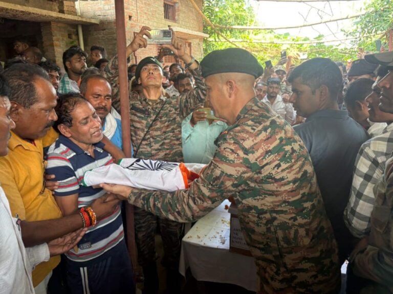 शहीद नायक सोनू वर्मा को नम आंखों से दी गई अंतिम विदाई