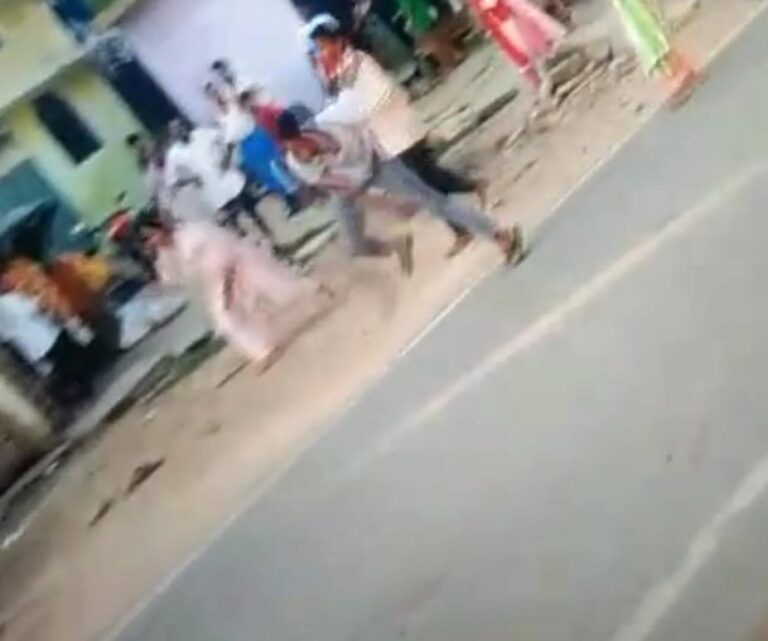 मारपीट की घटना में आधा दर्जन लोग घायल, वीडियो वायरल