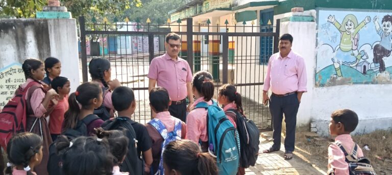 बंद पड़े स्कूलों ने जगाई चिंता, बीएसए की सख्ती से हड़कंप!