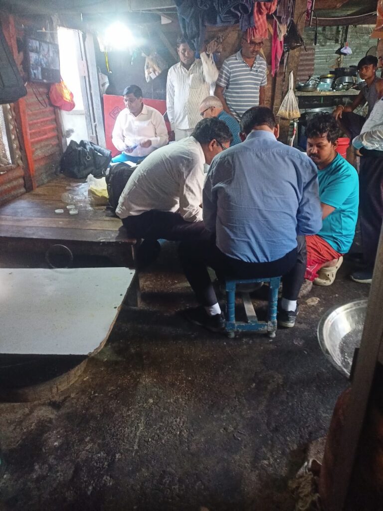त्योहारों की मिठास में मिलावट की कड़वाहट