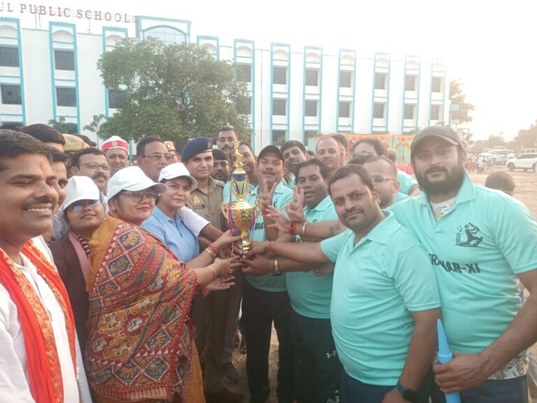पत्रकार एकादश ने पलटा मैच, रोमांचक जीत के साथ ट्रॉफी पर किया कब्ज़ा