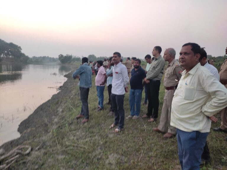 गंडक नदी में डूबे युवक की तलाश जारी, विसर्जन के दौरान दर्दनाक हादसा