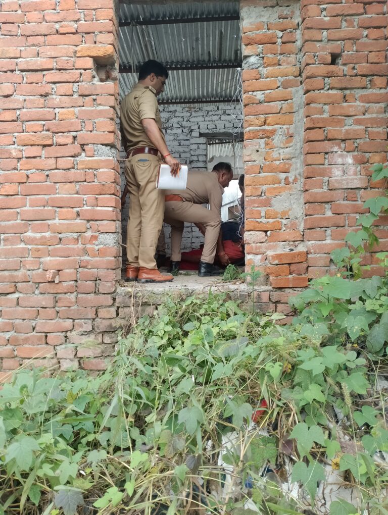 चौरी चौरा में सड़क हादसा: कई लोग गंभीर रूप से घायल, DM और SSP मौके पर पहुंचे