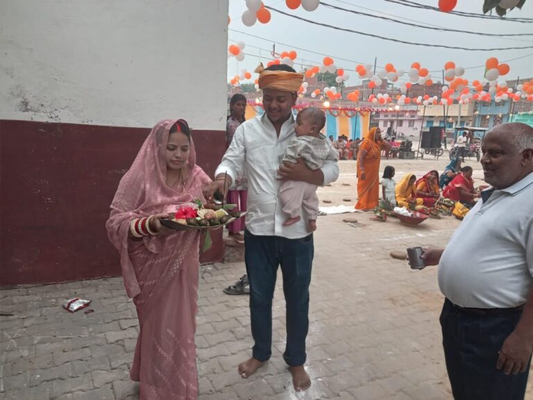 छठ पूजा 2025: बलिया में आस्था का सागर उमड़ा, घाटों पर गूंजे छठ मइया के जयकारे
