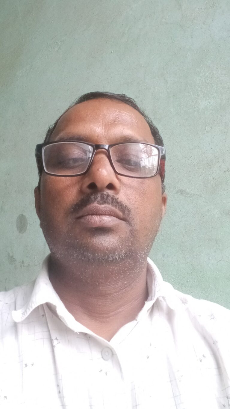 छठ घाट पर “पोस्टर पूजा” जब भक्ति और राजनीति ने साथ लिया डुबकी