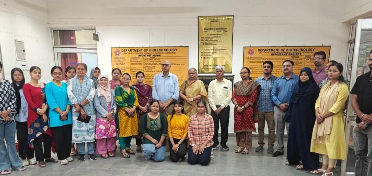 डीडीयू में “जीन्स टू ग्रेन्स: जीनोमिक्स इन राइस इम्प्रूवमेंट” पर विशेष व्याख्यान आयोजित