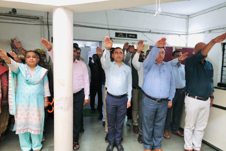 राष्ट्रीय एकता दिवस पर माल्यार्पण एवं शपथ ग्रहण कार्यक्रम सम्पन्न