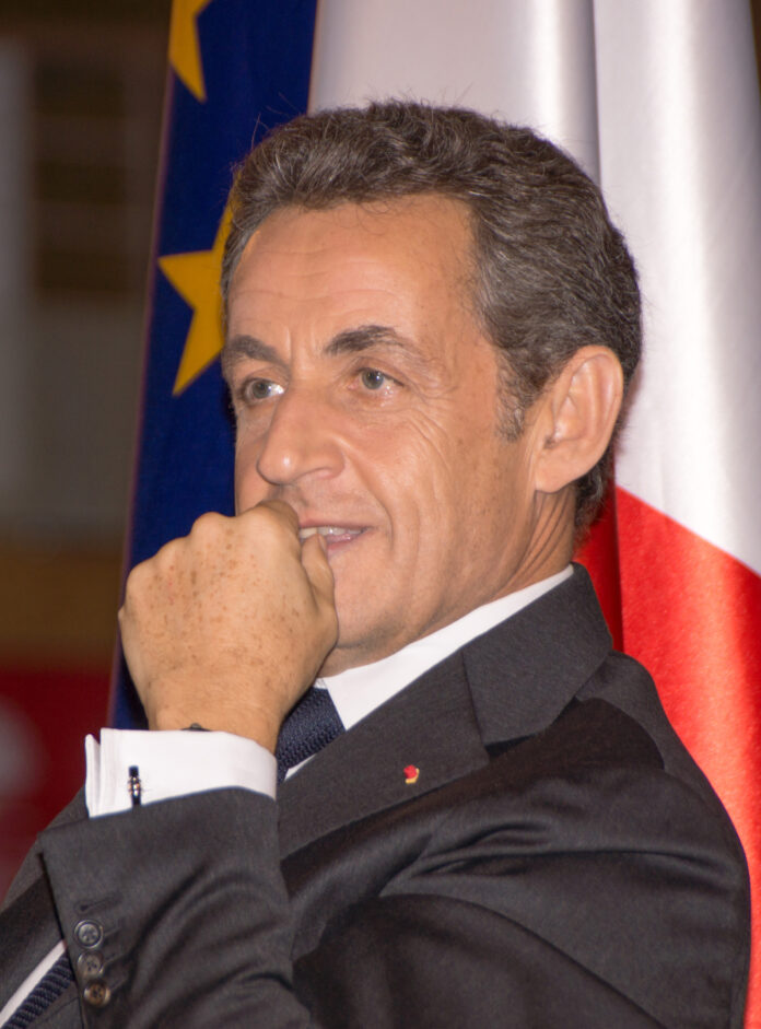 Nicolas_Sarkozy_-_Saint-Cyr-sur-Loire_-_151014