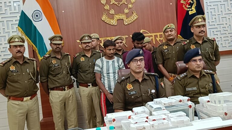 पुलिस ने प्रोफेसर के घर हुई लाखों की चोरी का किया खुलासा