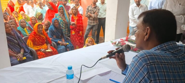 डीएम ने विकासखंड रतनपुरा के ग्राम पंचायत मानिकपुर में लगाई ग्राम चौपाल