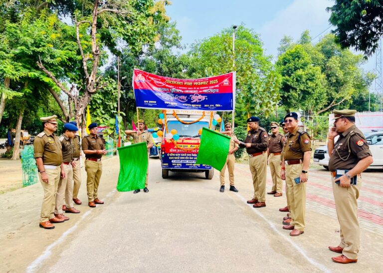 पुलिस अधीक्षक ने हरी झंडी दिखाकर यातायात माह का किया शुभारम्भ