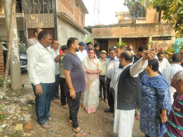 नगरपालिका अध्यक्ष श्वेता जायसवाल ने किया सीसी रोड का लोकार्पण, वार्डवासियों में खुशी की लहर