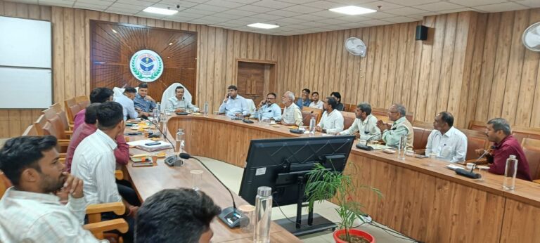 शास्त्री चौक से छात्रसंघ चौक तक रोड चौड़ीकरण पर मंथन