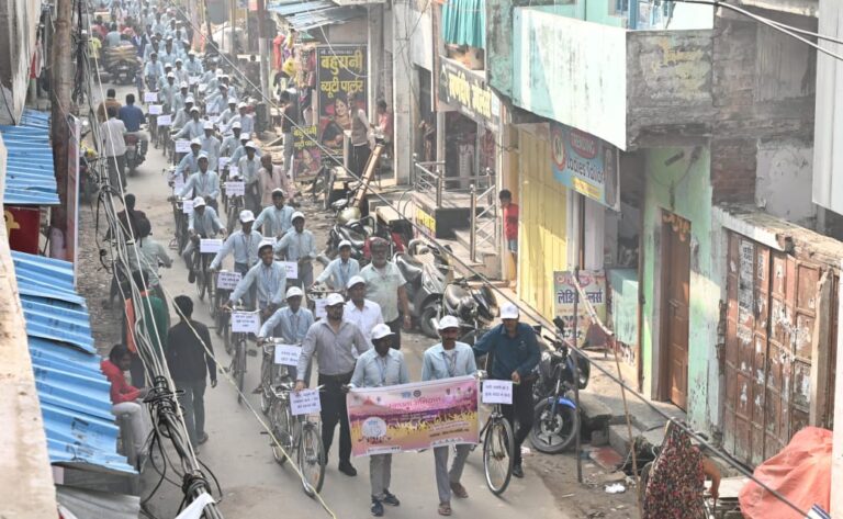 जिला गंगा समिति मऊ के तत्वावधान में मनाया गया गंगा उत्सव