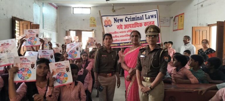कोपागंज पुलिस द्वारा छात्र छात्राओं को दी नसीहत
