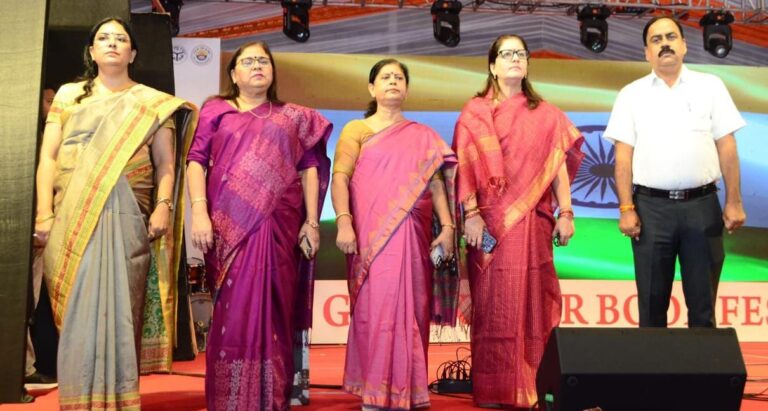 वंदे मातरम् के 150 वर्ष : विश्वविद्यालय परिसर गूंज उठा राष्ट्रभक्ति के स्वर से