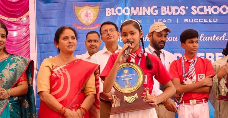 बच्चों की शिक्षा में अभिभावकों और शिक्षकों की भूमिका अविभाज्य: पुष्पा चतुर्वेदी