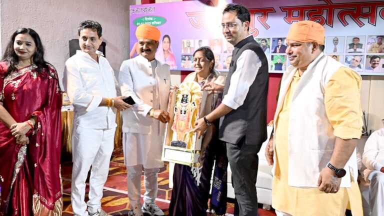 गुजरात में गूंजा जौनपुर का नाम