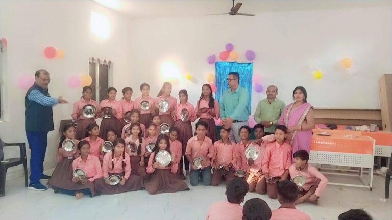 बाल दिवस के रूप मे मनाया गया पंडित नेहरू का जन्मदिन