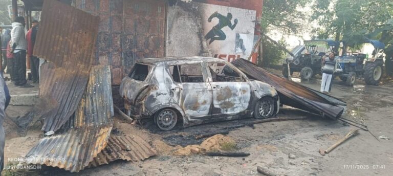 दुकान में लगी आग, जलकर राख हुए हजतो के सामान