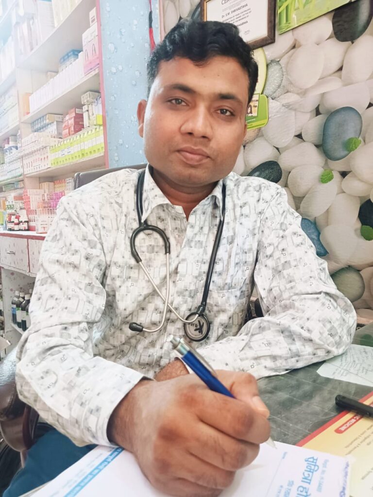 पुरानी बीमारियों का रामबाण इलाज: होम्योपैथी से नई उम्मीद जगा रहे हैं डॉ. श्याम मोहन श्रीवास्तव
