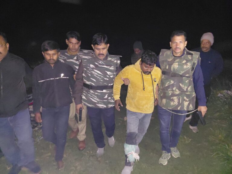 नेपाल कनेक्शन का बड़ा पर्दाफाश: पुलिस मुठभेड़ में गिरोह धराशायी, चार की बाइक व हथियार बरामद