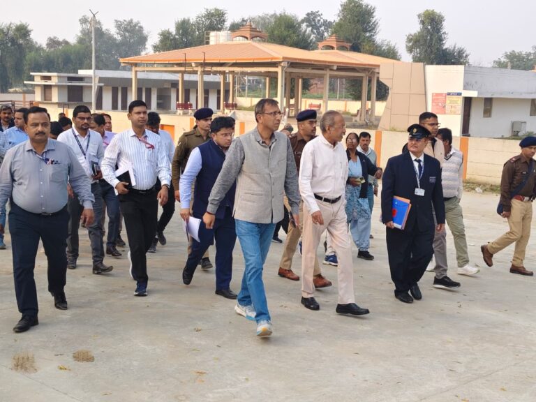 मंडल रेल प्रबंधक ने रेलवे स्टेशनो का किया निरिक्षण
