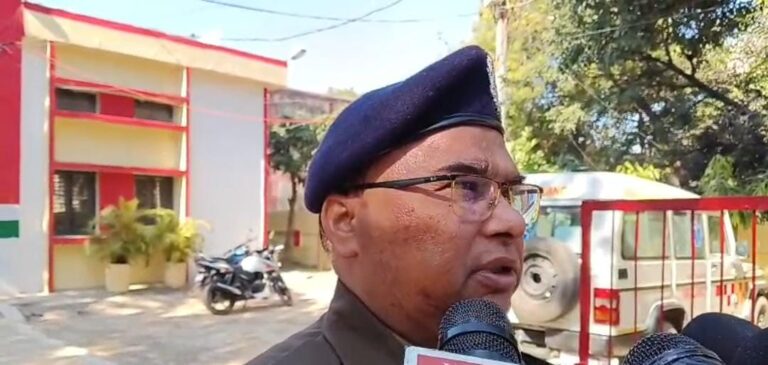 बंदी की संदिग्ध मौत पर बवाल, पब्लिक ने थाने का किया घेराव — जेल सुरक्षा व्यवस्था पर उठे गंभीर सवाल
