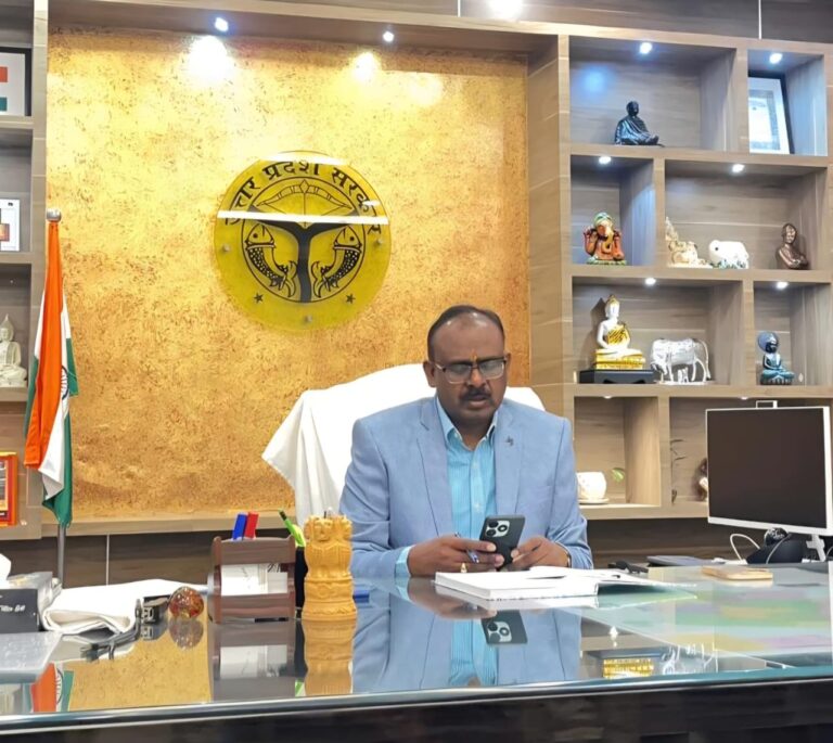 डीएम ने दूसरे दिन भी फोन पर सुनी मतदाताओं की समस्याएं