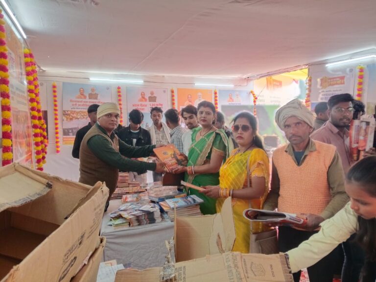 जिलाधिकारी के निर्देश पर ददरी मेले में विशेष सरकारी प्रदर्शनी आकर्षण का केंद्र