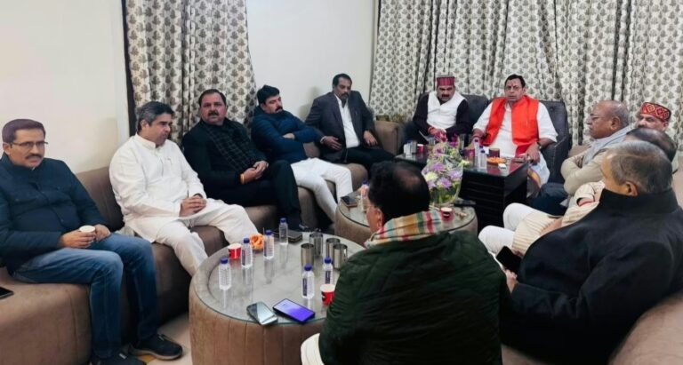 UP में ब्राह्मण नाराज? 15 जिलों की 100+ सीटों पर असर, BJP के लिए क्यों अहम है 10% वोटबैंक