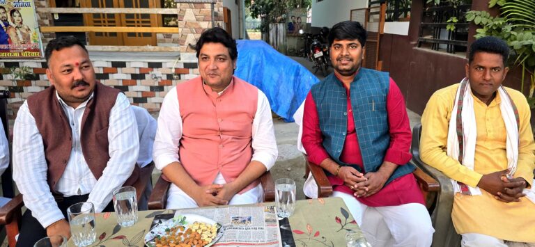 एस आई आर के बहाने वोट कटवा लेने की मंशा को कामयाब नहीं होने देगा सपा-मनीष सिंह