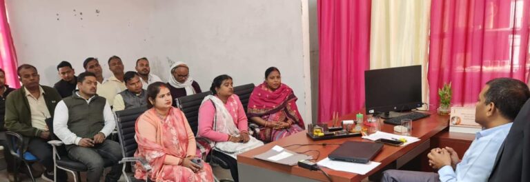 पराविधिक स्वयं सेवकगण करें लोक अदालत का व्यापक प्रचार-प्रसार: अपर जिला जज