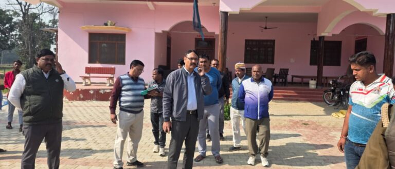 एसआईआर कार्यक्रम की प्रगति का जिलाधिकारी ने किया स्थलीय निरीक्षण