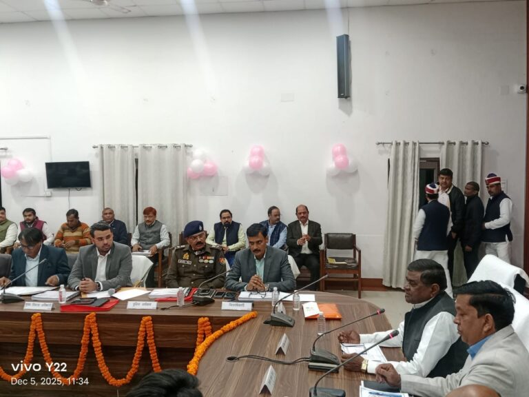 संसदीय अध्ययन समिति की समीक्षा बैठक में विभागों की कार्यप्रगति पर मंथन जनसमस्याओं के निस्तारण में तेजी लाएँ—मा० सभापति ने अधिकारियों को दिए निर्देश