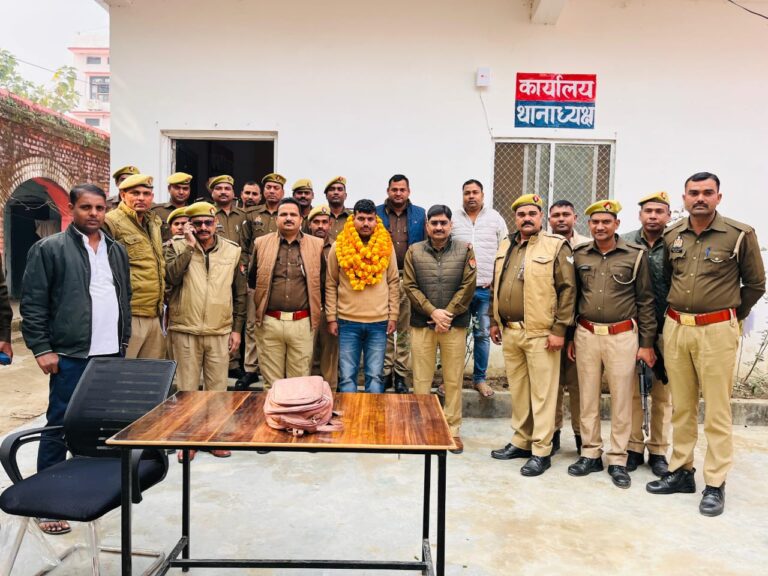 खुखुंदू थाने में तैनात सिपाही को साथियों ने दी भावुक विदाई, पूरे स्टाफ ने जताया सम्मान