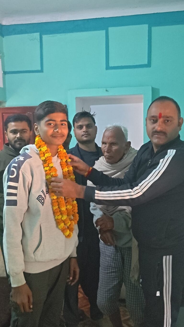 अवनीश तिवारी ने बढ़ाया मऊ जनपद का मान,