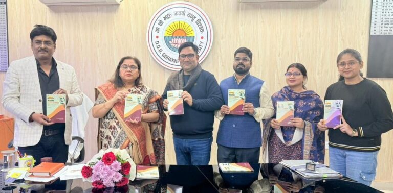 ‘रीडिंग शॉर्ट स्टोरीज़’ पुस्तक का कुलपति ने किया लोकार्पण