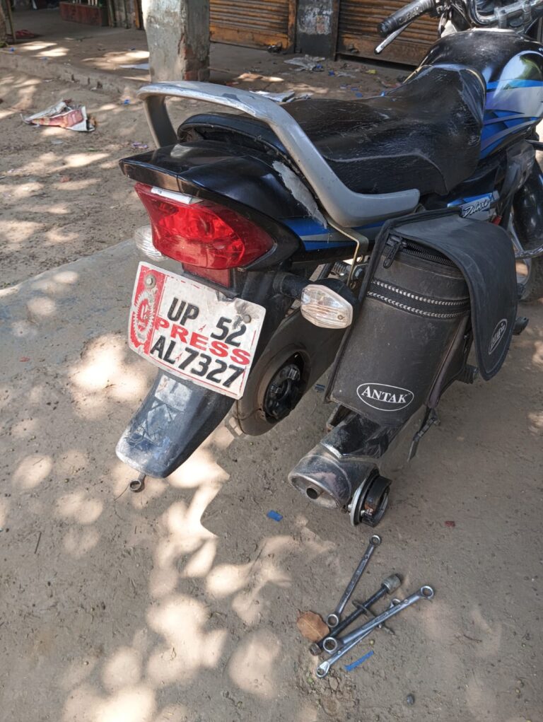 पोस्टमार्टम चौराहा के पास कार्यक्रम के दौरान मोटरसाइकिल चोरी, सुरक्षा व्यवस्था पर उठे सवाल