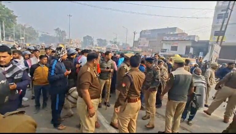 ट्रक की चपेट में आया युवक, मौके पर मौत—हरकत में आया प्रशासन