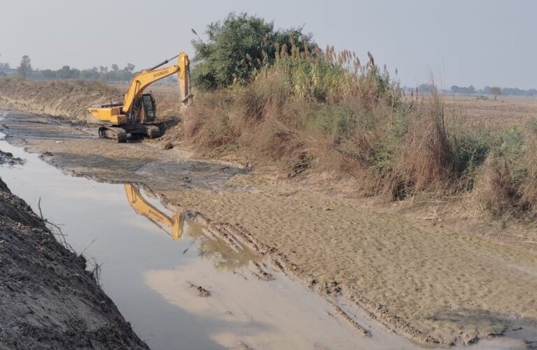 पैसे की दौड़ में रिश्ते छूटे, और जीवन ने खो दिया अपना सुकून