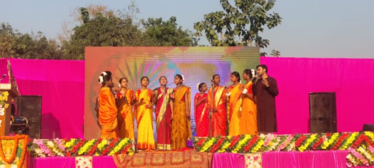 बच्चों की मनभावन प्रस्तुतियों ने मोहा दर्शकों का मन