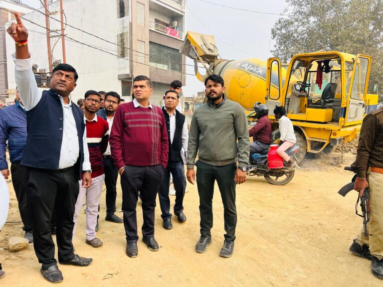 गोड़धोईया नाले के एसटीपी व पम्पिंग स्टेशन का मण्डलायुक्त ने किया निरीक्षण
