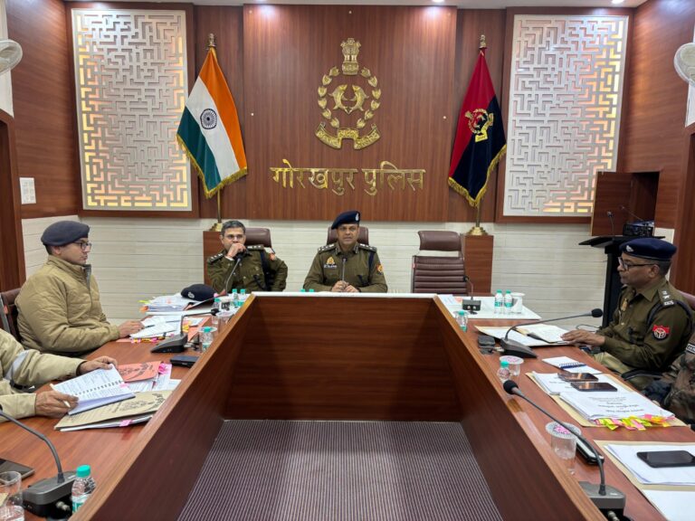 अपराध नियंत्रण और त्योहारों की सुरक्षा को लेकर उच्चस्तरीय पुलिस गोष्ठी